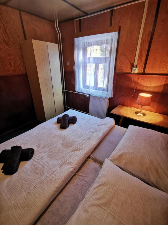 Chata Pod Studnicnou Pec pod Snezkou Esterno foto